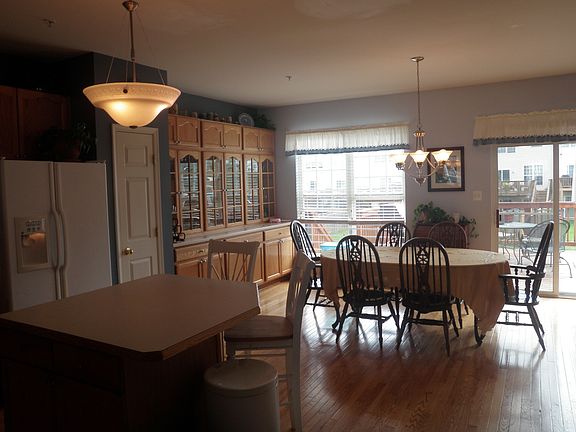 Dining/Kitchen