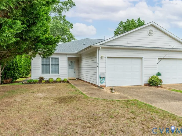 20 Bay Ct, Kilmarnock, VA 22482
