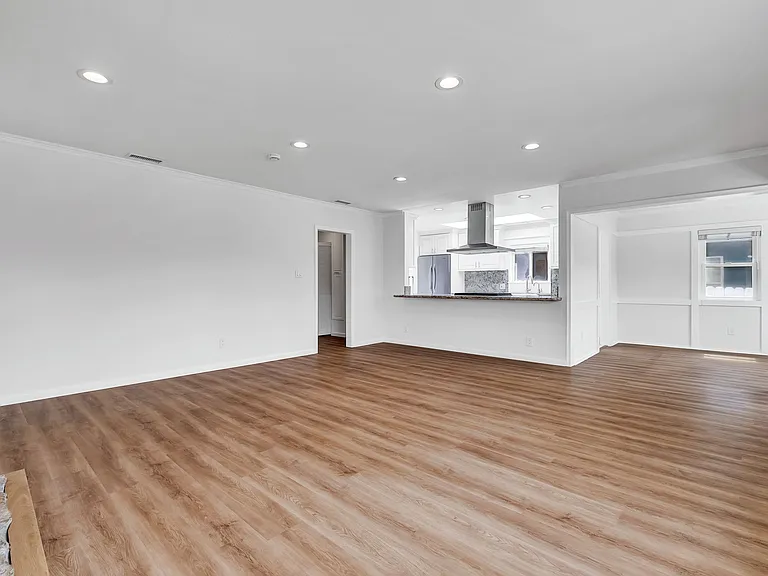 1536 Bonnie Brae St — Photo 6