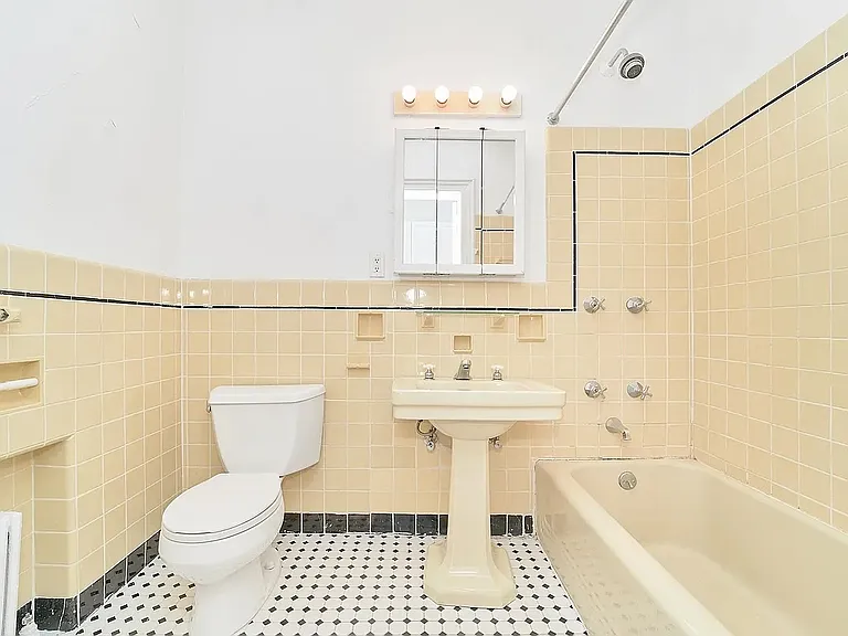 25 E 38th St #3F — Photo 6