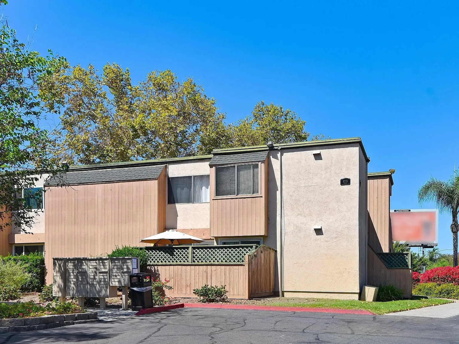 Lake Murray Terrace Condominiums — Photo 3