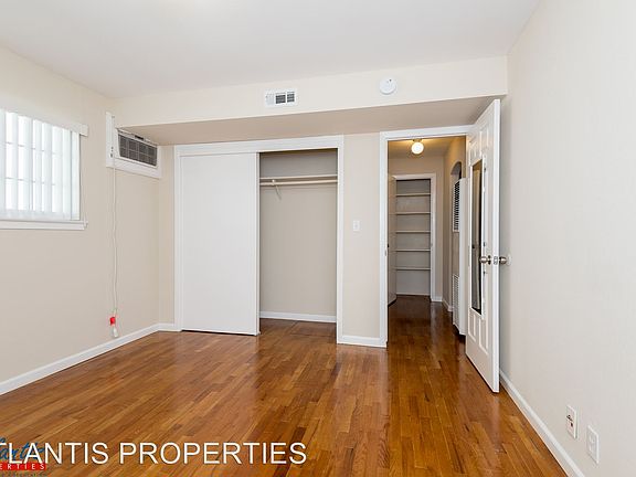 4th image of 2328 Karen Dr APT 2