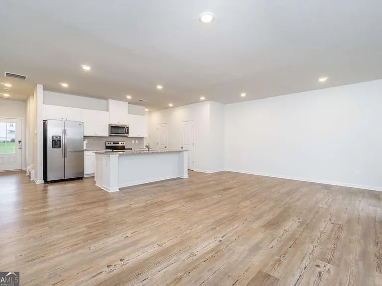 84 Founders Dr — Photo 11