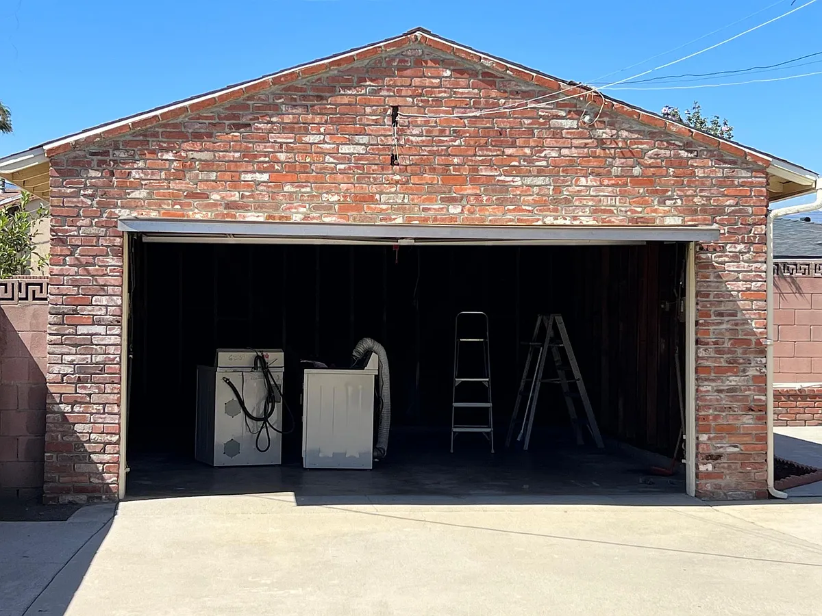 Building Photo - 10563 Emery St