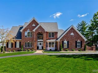 1025 Whitmoor Dr, Weldon Spring, MO 63304