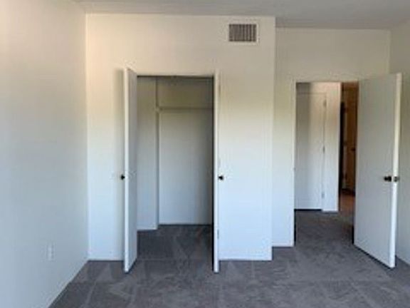 5th image of 141 Fulton Ave #9087437