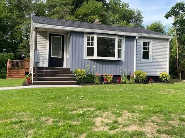 9 Knollwood Cir, Millbury, MA 01527