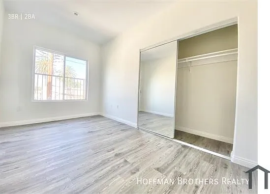 4655 Maplewood Ave #304 — Photo 9