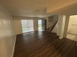 6019 N College Ave APT G, Fresno, CA 93704