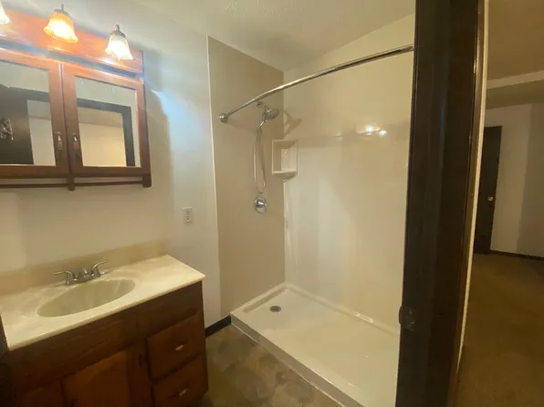 134-136 Brookfield St, Louisville, OH 44641