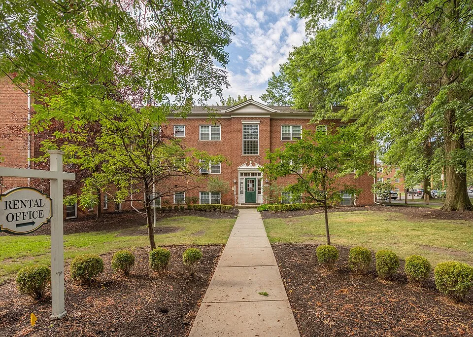 Broadview Gardens Apartments