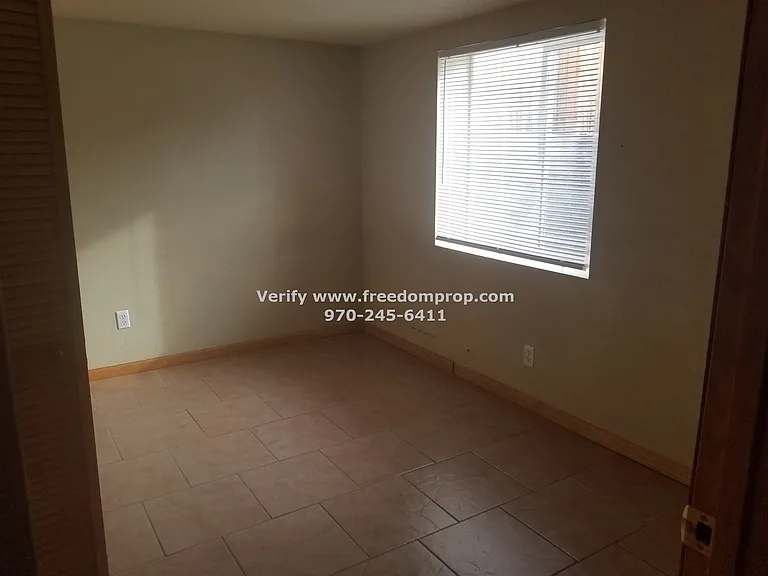 1015 Belford Ave — Photo 10