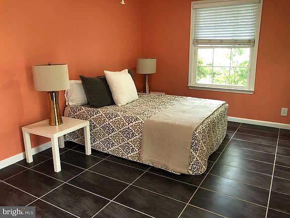 2nd image of 4807 Flower Ln E