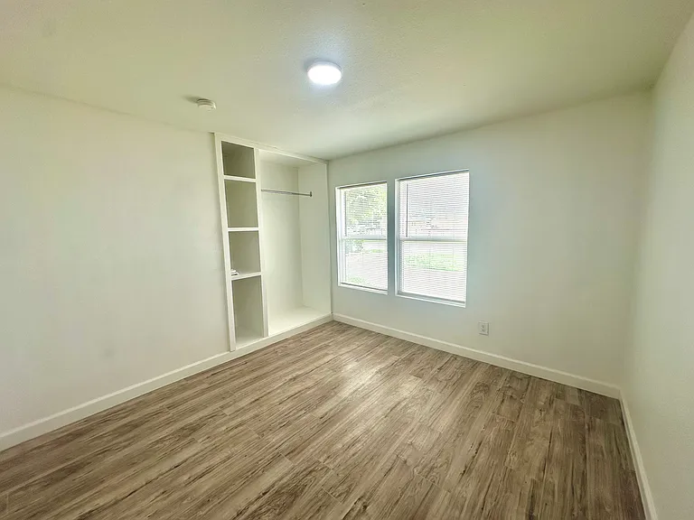 123 Nash Blvd — Photo 8