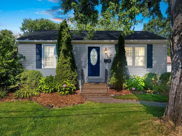938 S 7th St, De Pere, WI 54115