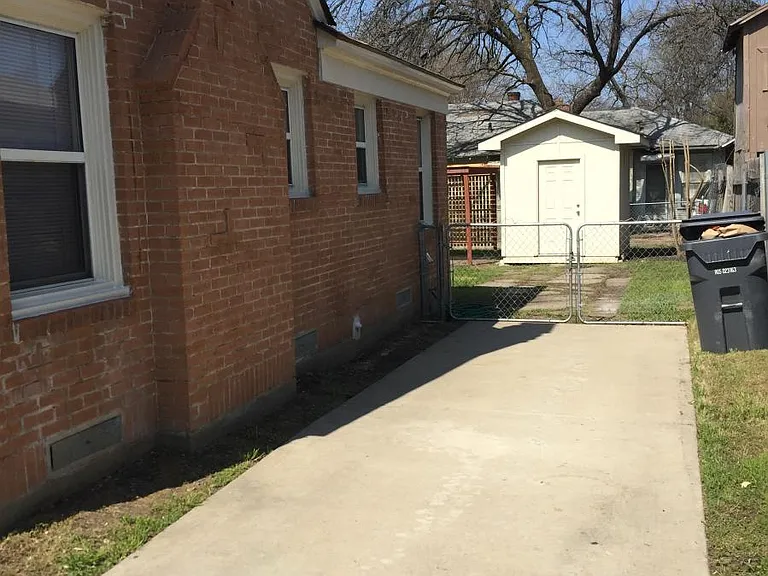 4805 Capitol Ave — Photo 6