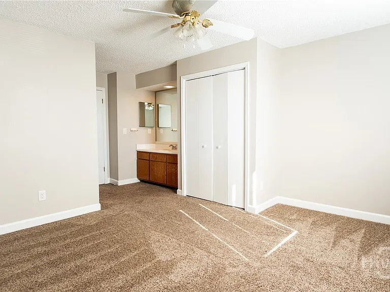 290 Appleby Dr #252 — Photo 24