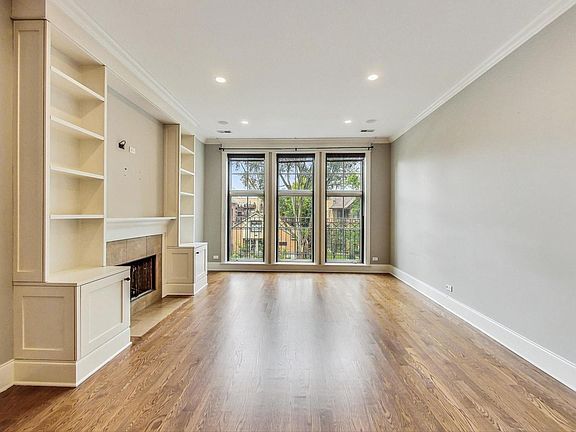 4th image of 4721 N Malden St #2S