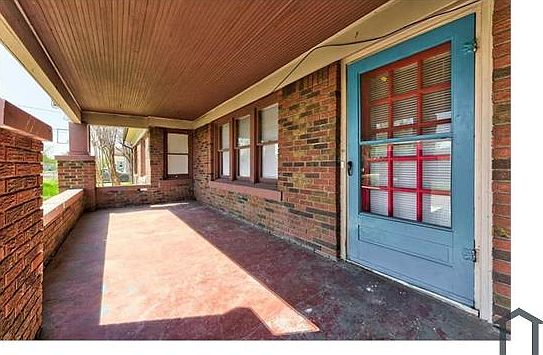 4th image of 3101 S Lee Ave