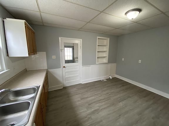4th image of 1601 N McKinley Ave