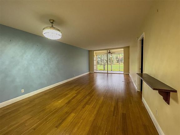 2nd image of 575 Oaks Ln