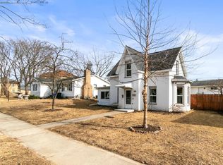 614 E Conant St, Portage, WI 53901