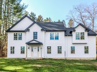 4 Delia Ln, New Milford, CT 06776