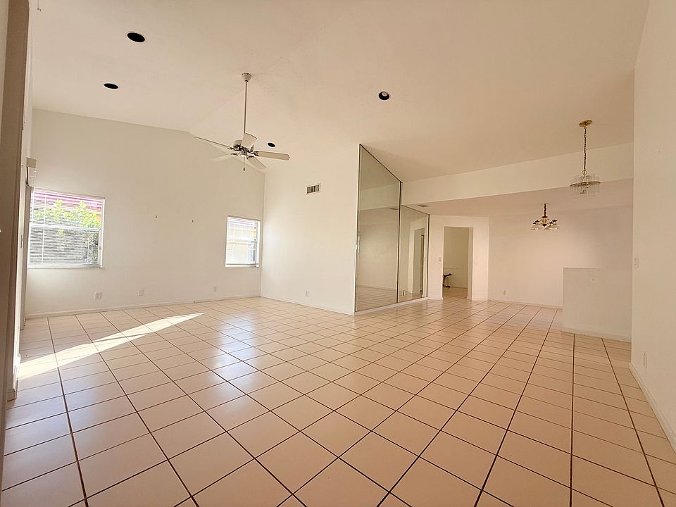 1st image of 2645 Country Golf Dr