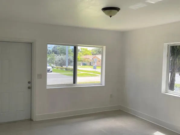 2043 NW 50th St, Miami, FL 33142