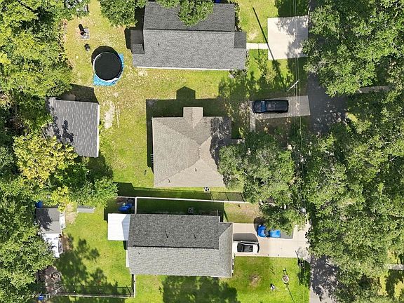 5th image of 803 Melson St.