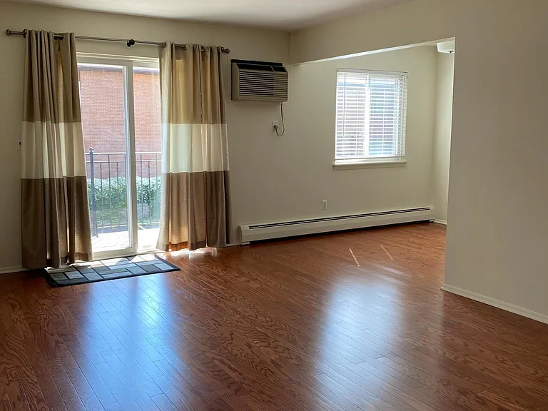 2035 N Main St #202 — Photo 2
