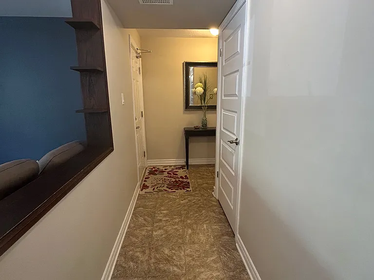 305 Cresthaven Dr #1 — Photo 9