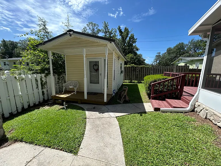 1103 Calloway St — Photo 11