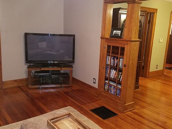 4th image of 14105 W Main St