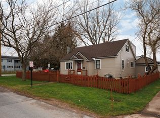 31 Madison St, Carthage, NY 13619