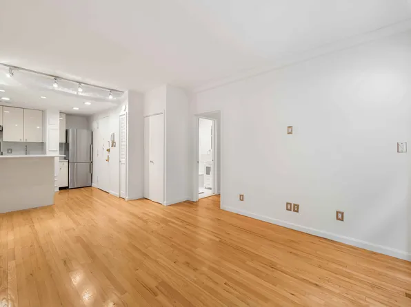 150 West 58th Street image 5 of 15