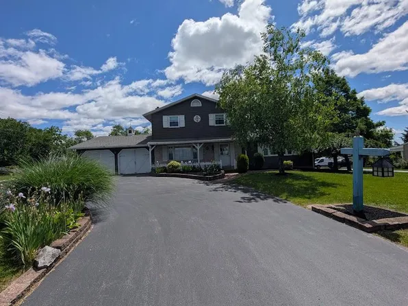 7845 Chambers Hill Rd, Harrisburg, PA 17111