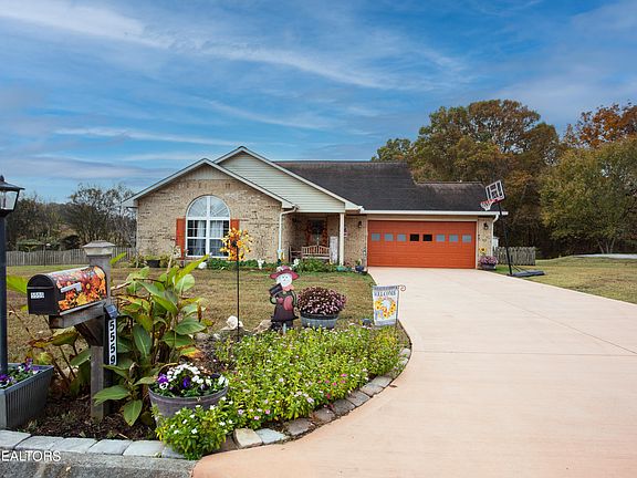 4th image of 5559 Brandon Park Dr