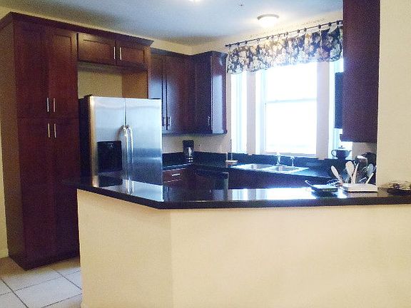 5th image of 100 W Harbor St #5-2