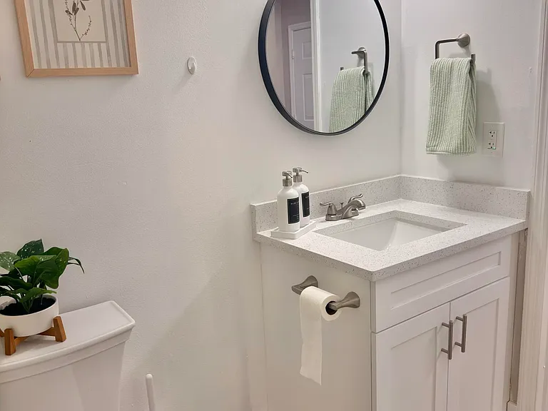 2060 Greenview Shores Blvd — Photo 11
