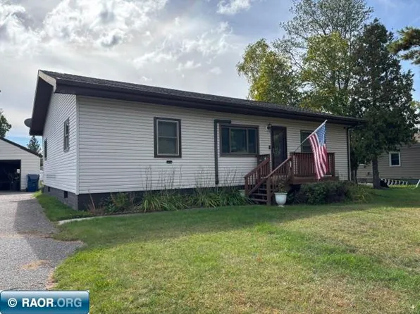 730 E 38th St, Hibbing, MN 55746