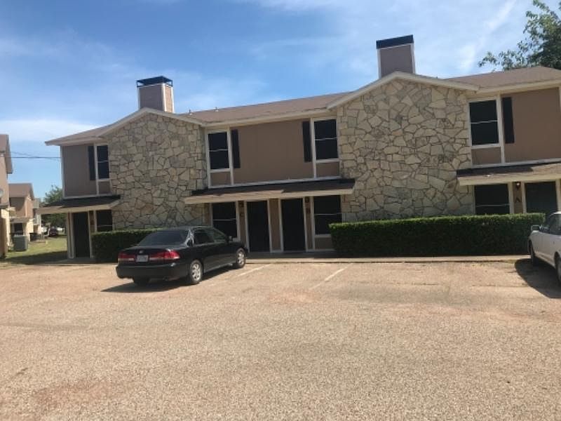 1st image of 1605 Sun Valley Dr APT C