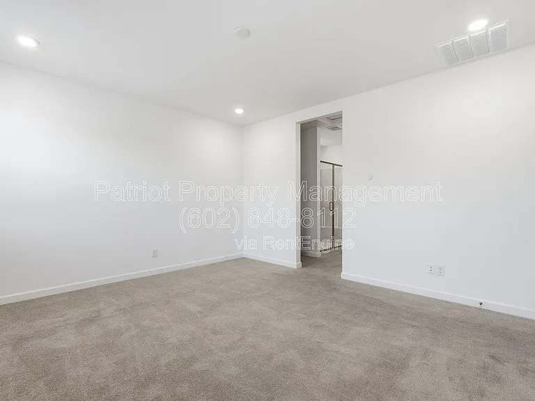 7404 W Buckhorn Trl — Photo 15