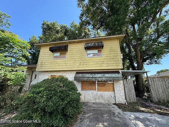2nd image of 999 Sycamore Dr