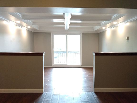 3rd image of 280 Cornelia St APT 301