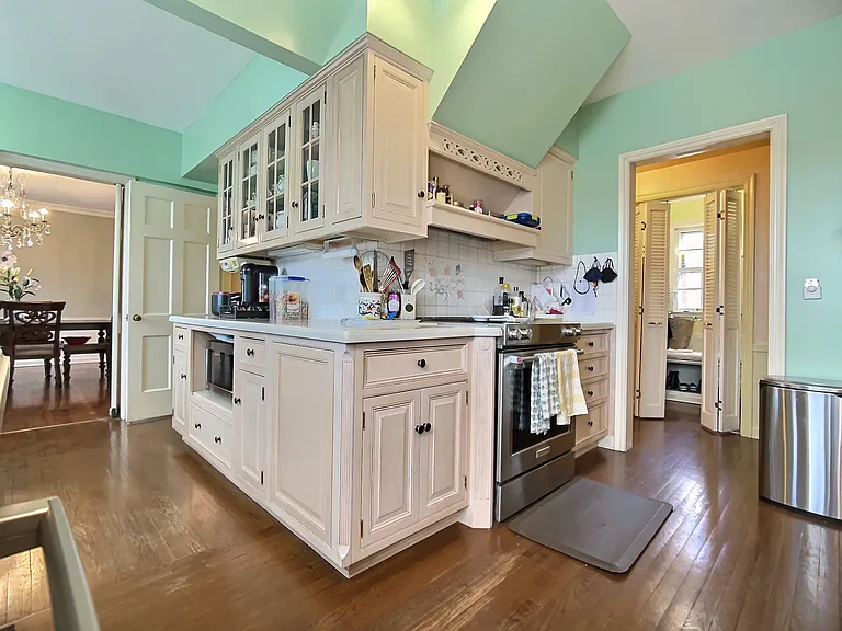 14575 Shaker Blvd — Photo 9