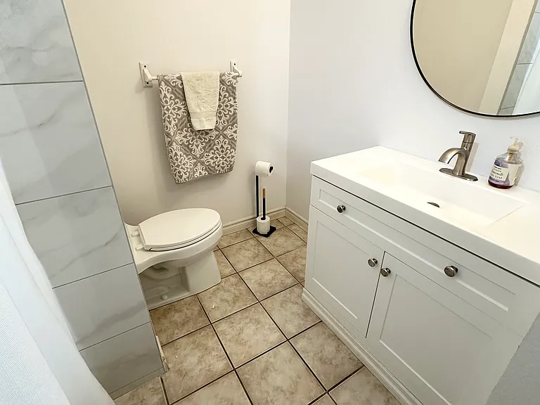 Private full bathroom