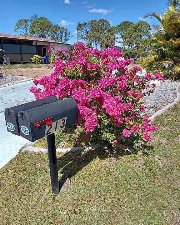 1st image of 213 Lazy River Rd