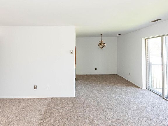 3rd image of 453 Moores Mill Rd APT 3