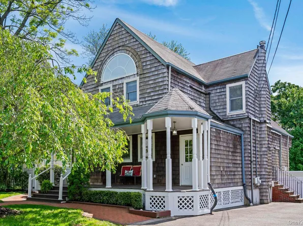 53 Irwin Place, Huntington, NY 11743